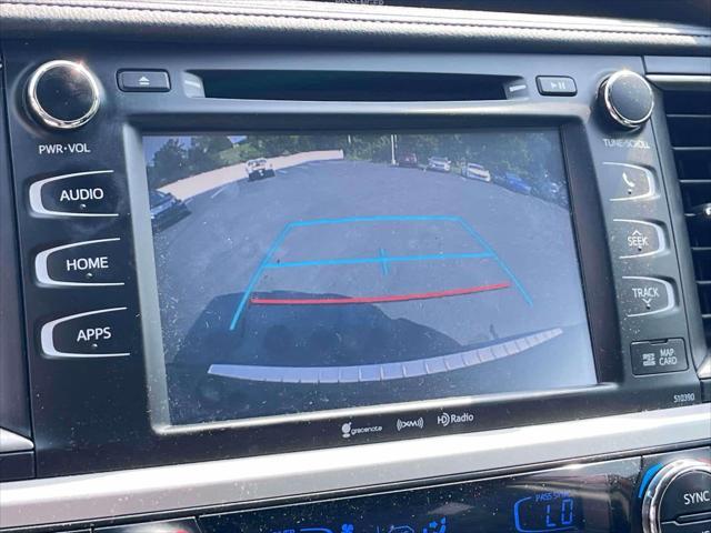 used 2019 Toyota Highlander car, priced at $26,407