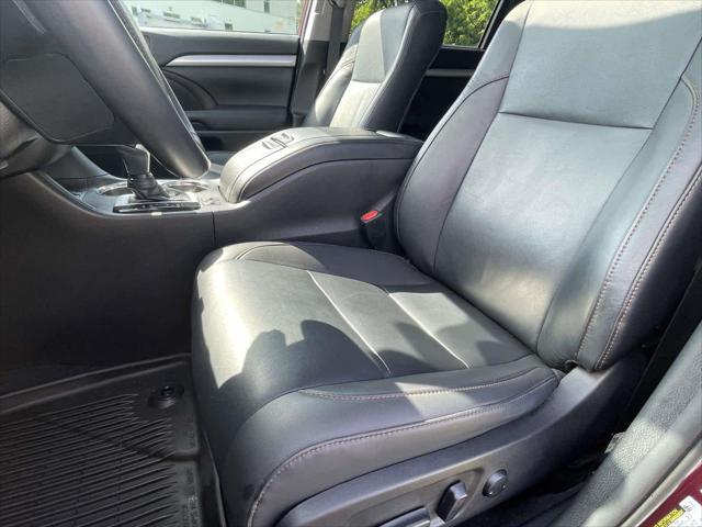 used 2019 Toyota Highlander car, priced at $26,207
