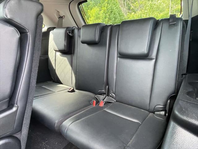 used 2019 Toyota Highlander car, priced at $26,207