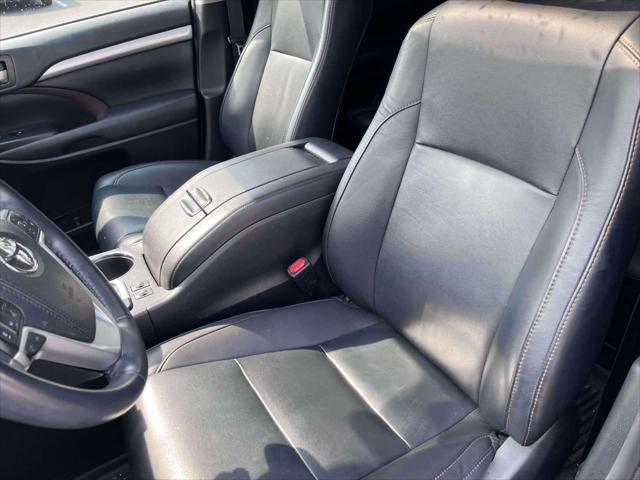 used 2019 Toyota Highlander car, priced at $26,407
