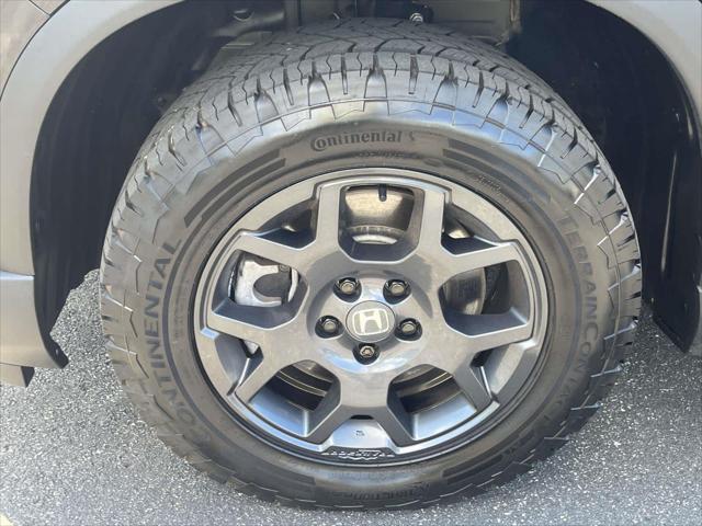 used 2025 Honda Pilot car, priced at $45,333