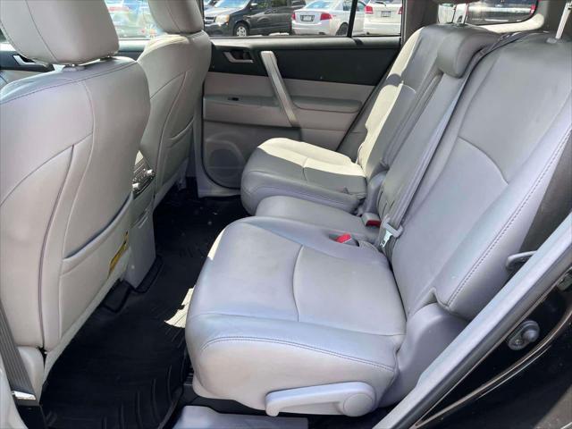 used 2013 Toyota Highlander car, priced at $14,716