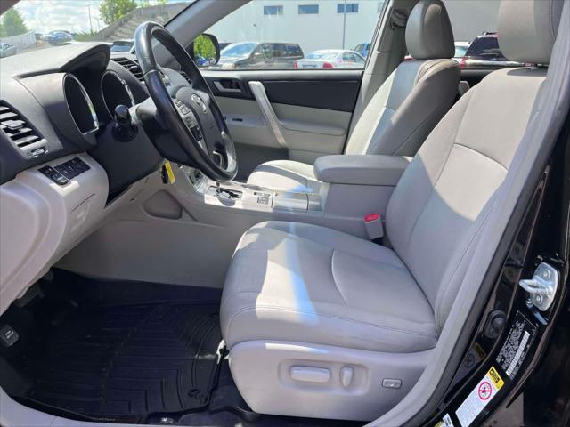 used 2013 Toyota Highlander car, priced at $14,716