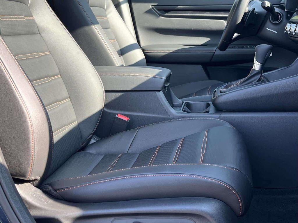 new 2026 Honda CR-V Hybrid car, priced at $39,583