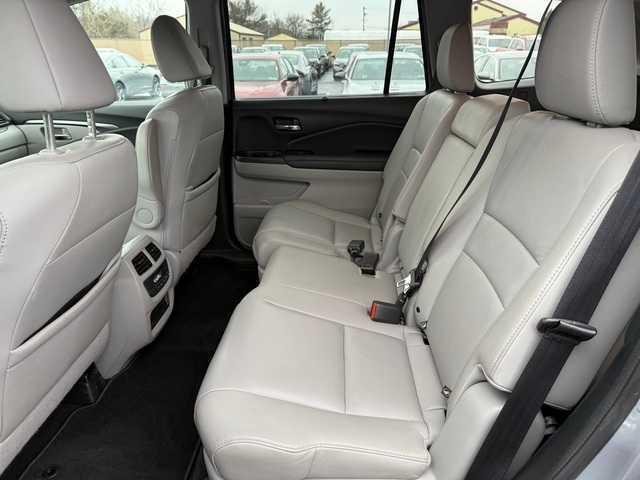 used 2022 Honda Pilot car, priced at $33,014