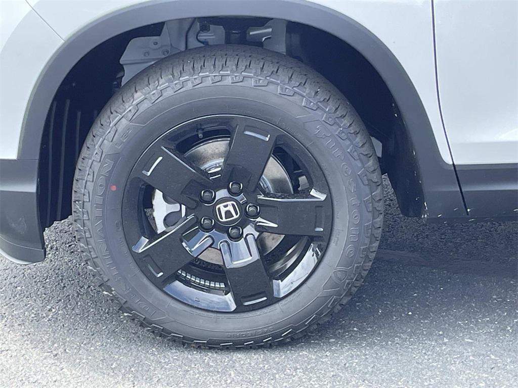 new 2025 Honda Ridgeline car, priced at $45,253