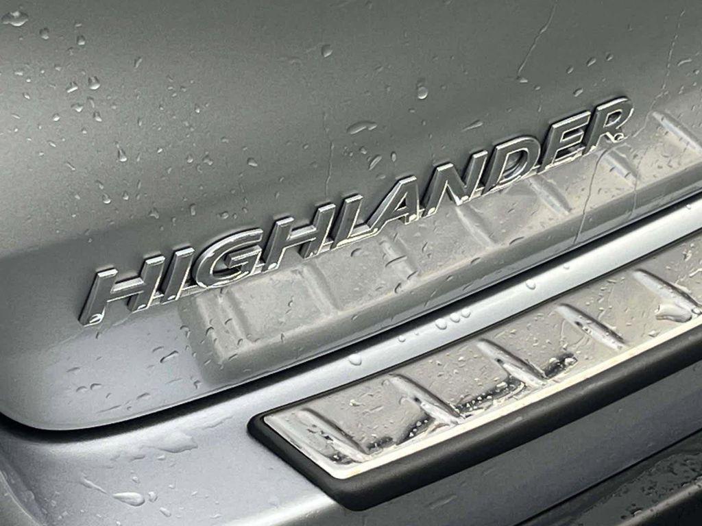 used 2019 Toyota Highlander car, priced at $23,498