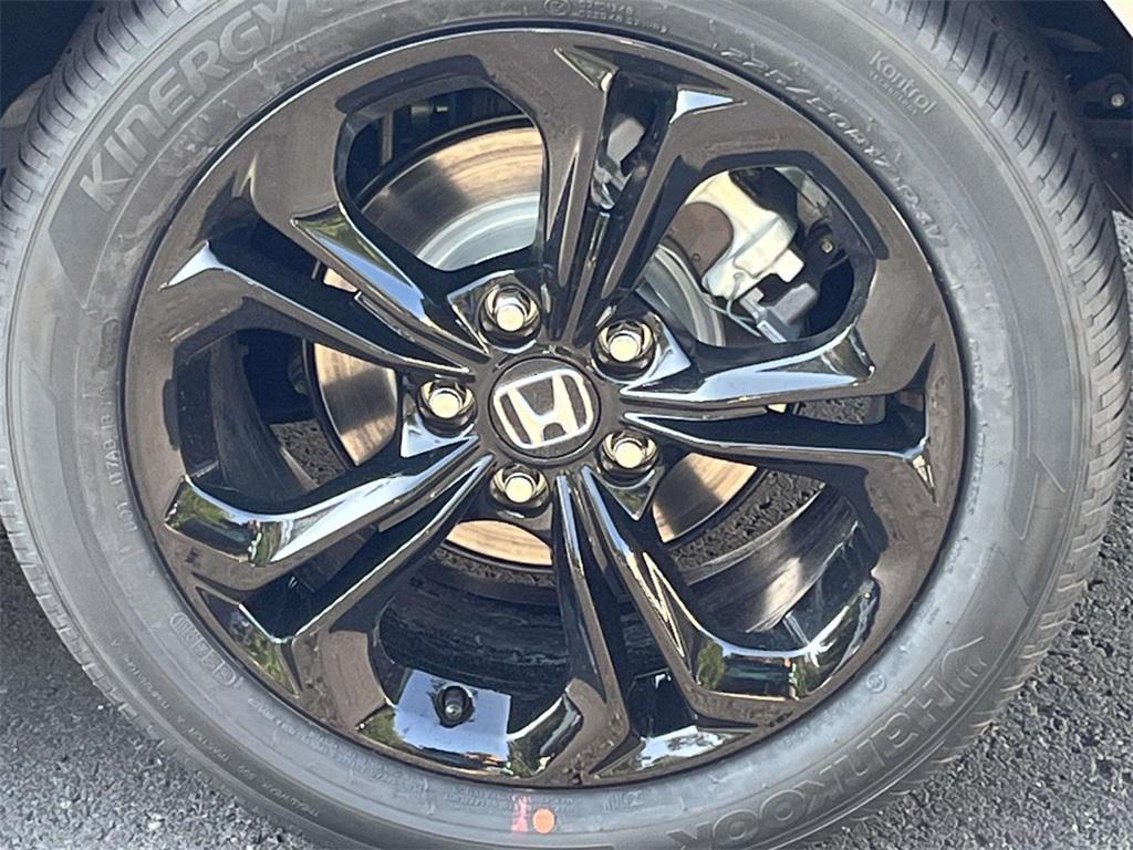 new 2025 Honda Accord car, priced at $30,274
