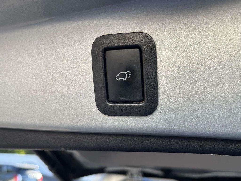 used 2018 Toyota Highlander car, priced at $21,985