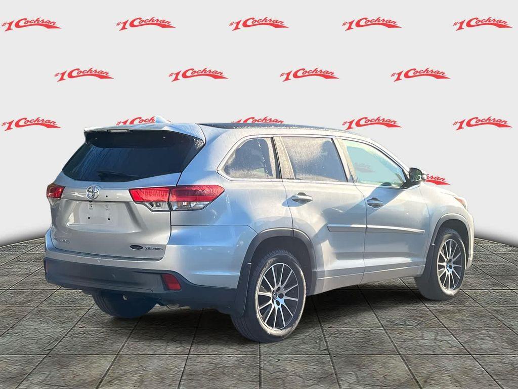 used 2018 Toyota Highlander car, priced at $21,985