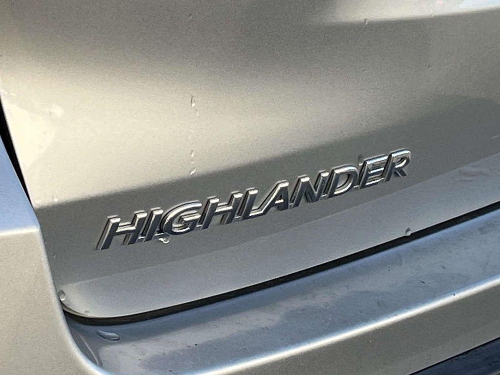 used 2018 Toyota Highlander car, priced at $21,985