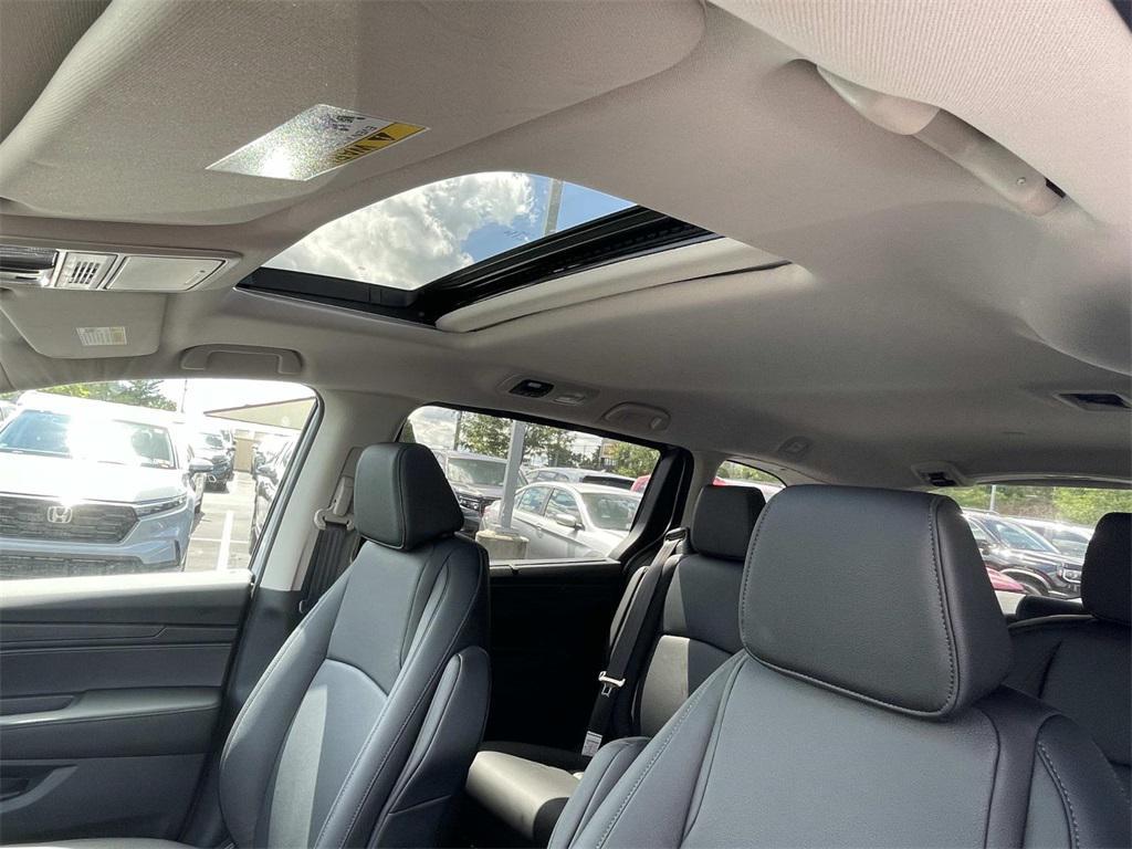 new 2026 Honda Odyssey car, priced at $41,592