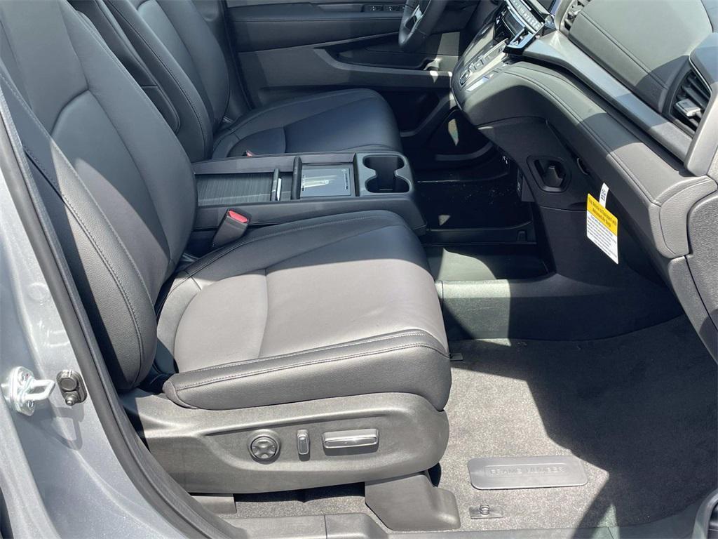 new 2026 Honda Odyssey car, priced at $41,592