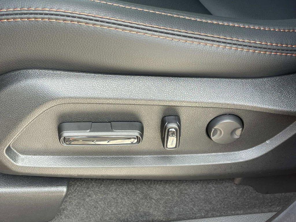 new 2025 Honda Pilot car, priced at $48,214