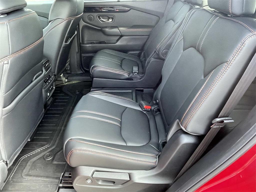 new 2025 Honda Pilot car, priced at $48,214