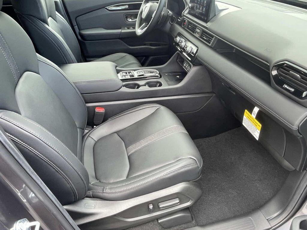 new 2025 Honda Pilot car, priced at $48,530