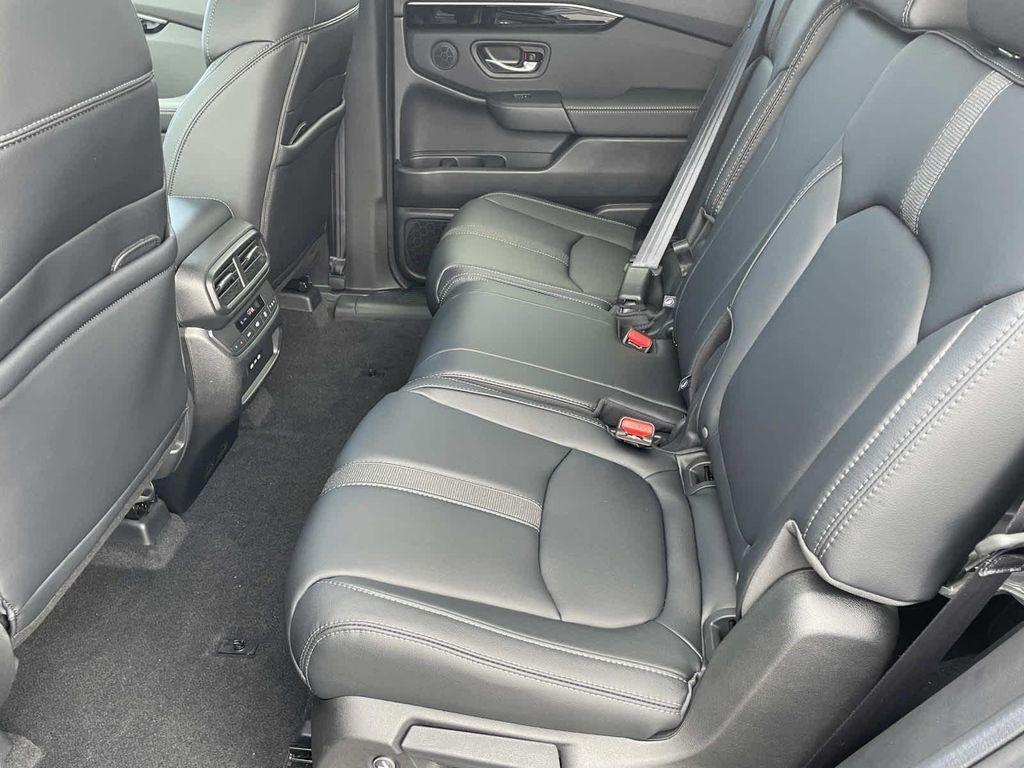 new 2025 Honda Pilot car, priced at $48,530