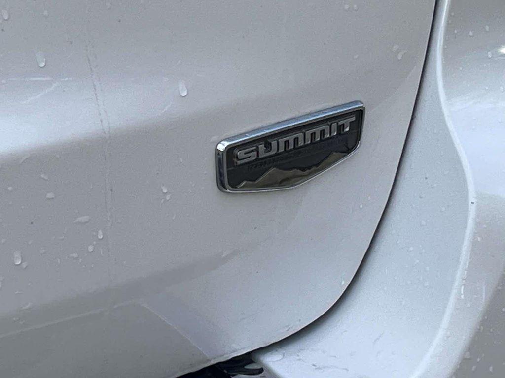 used 2020 Jeep Grand Cherokee car, priced at $21,498