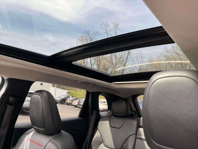 used 2015 Jeep Cherokee car, priced at $14,960