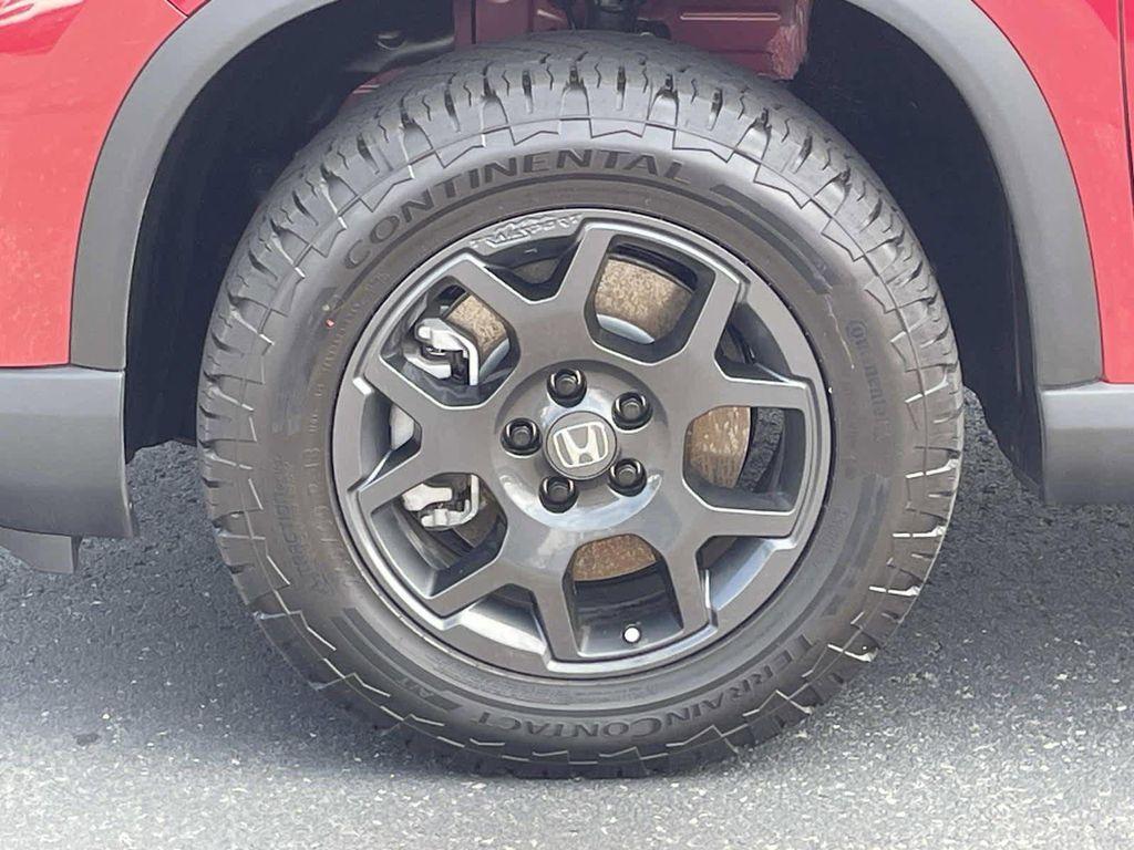 new 2025 Honda Pilot car, priced at $48,214