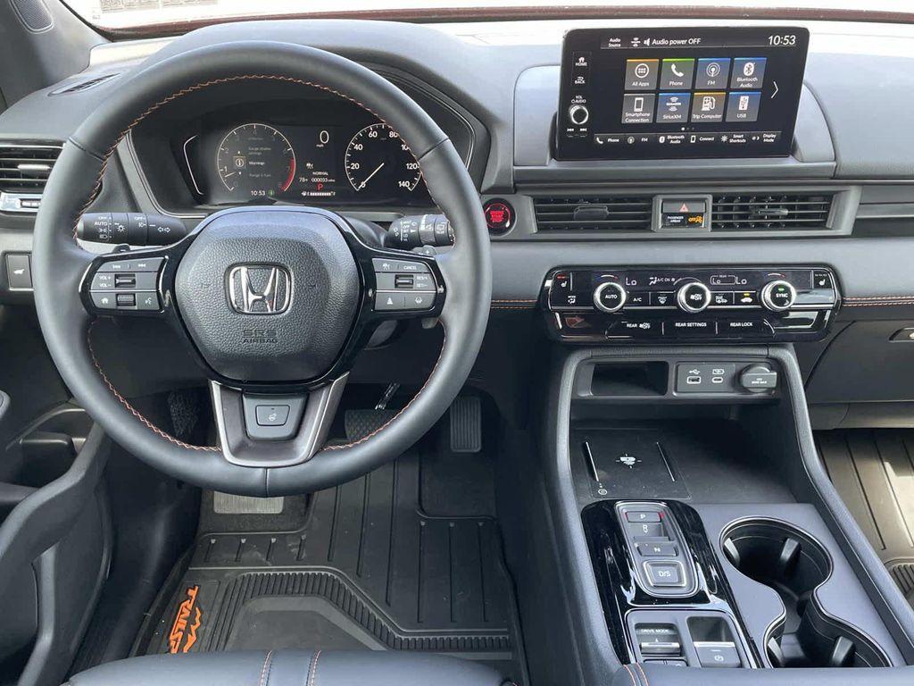 new 2025 Honda Pilot car, priced at $51,305