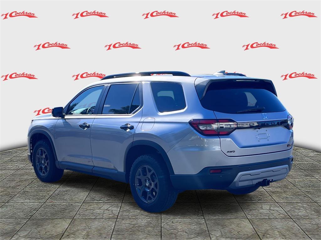 new 2025 Honda Pilot car, priced at $47,787