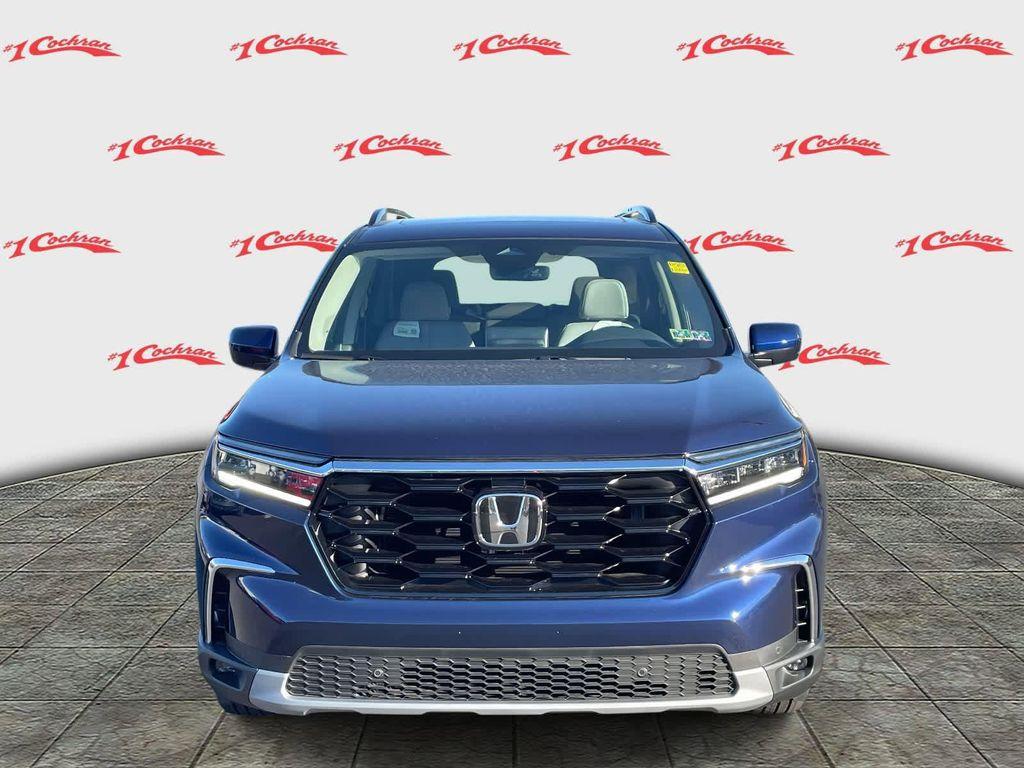 new 2025 Honda Pilot car, priced at $47,976
