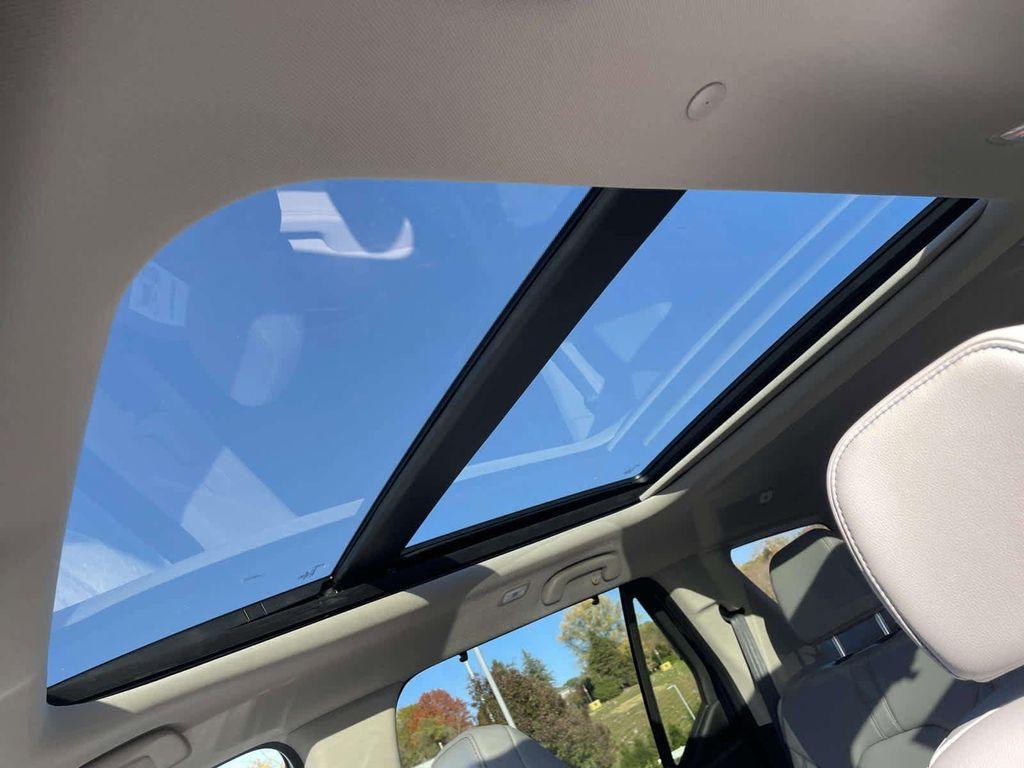 new 2025 Honda Pilot car, priced at $47,976