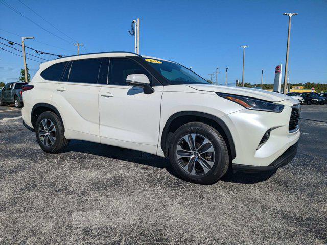 used 2021 Toyota Highlander car, priced at $30,997