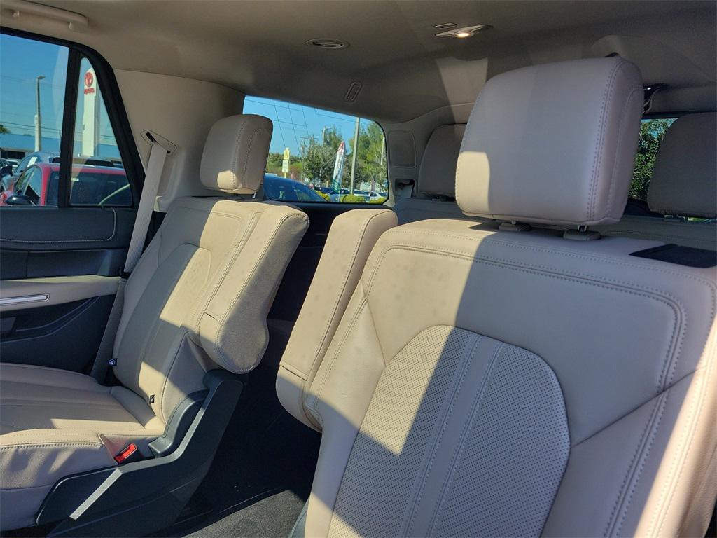 used 2024 Ford Expedition car, priced at $60,954