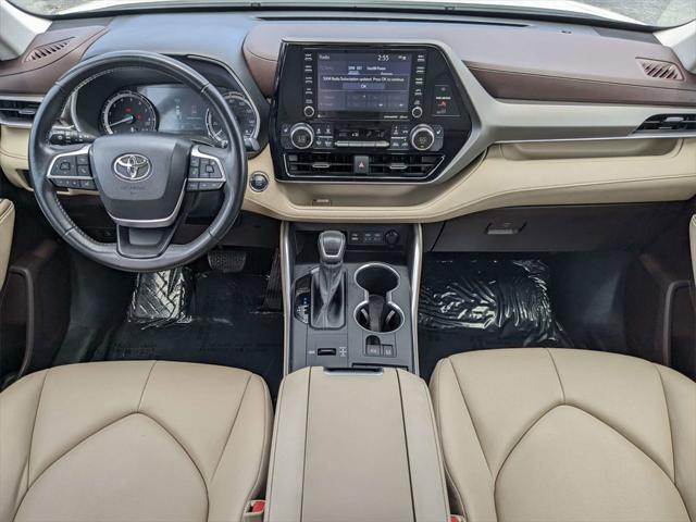 used 2022 Toyota Highlander car, priced at $32,997