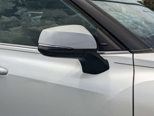 used 2022 Toyota Highlander car, priced at $32,997