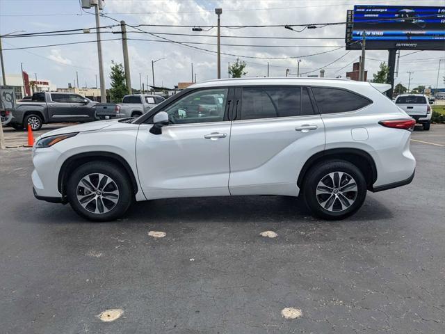 used 2022 Toyota Highlander car, priced at $32,997