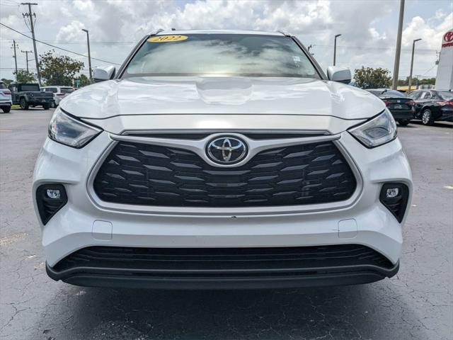 used 2022 Toyota Highlander car, priced at $32,997