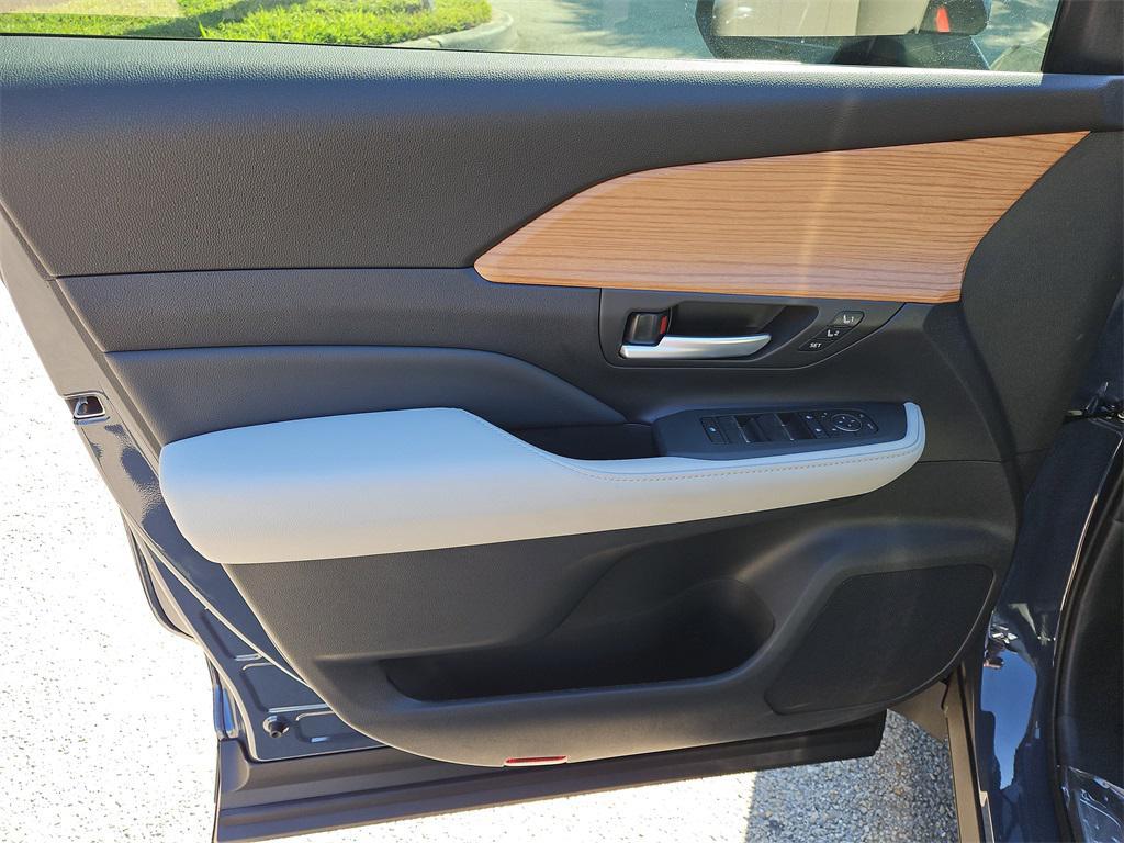 new 2026 Toyota Grand Highlander car, priced at $59,418