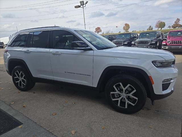 new 2025 Jeep Grand Cherokee car, priced at $40,970