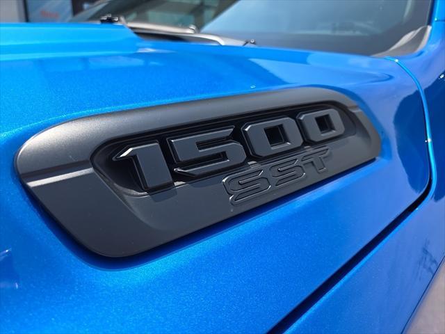new 2025 Ram 1500 car, priced at $47,886