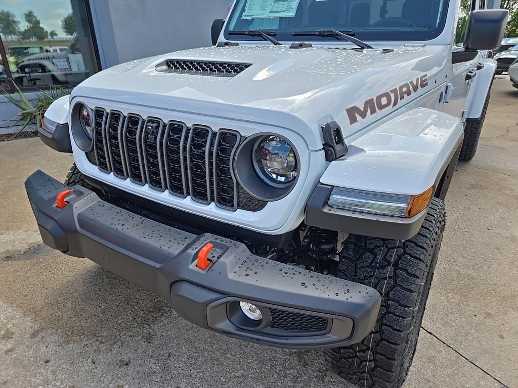 new 2025 Jeep Gladiator car, priced at $49,048