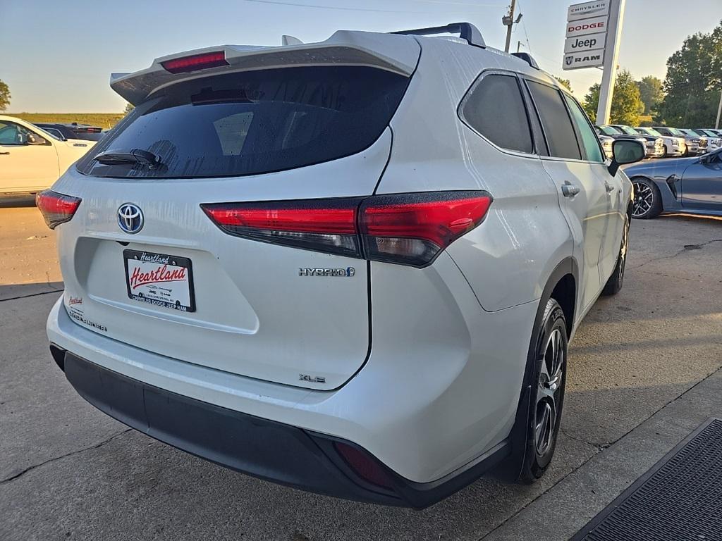 used 2020 Toyota Highlander Hybrid car, priced at $27,988