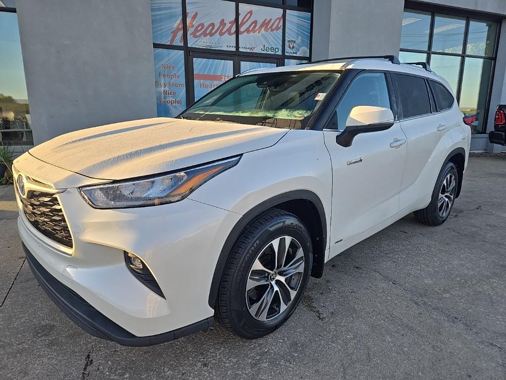 used 2020 Toyota Highlander Hybrid car, priced at $27,988