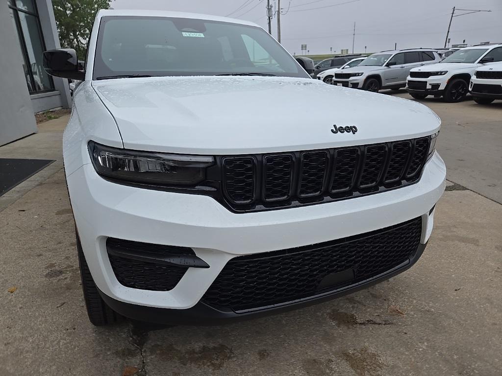 new 2025 Jeep Grand Cherokee car, priced at $39,401