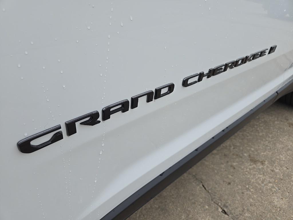 new 2025 Jeep Grand Cherokee car, priced at $39,401