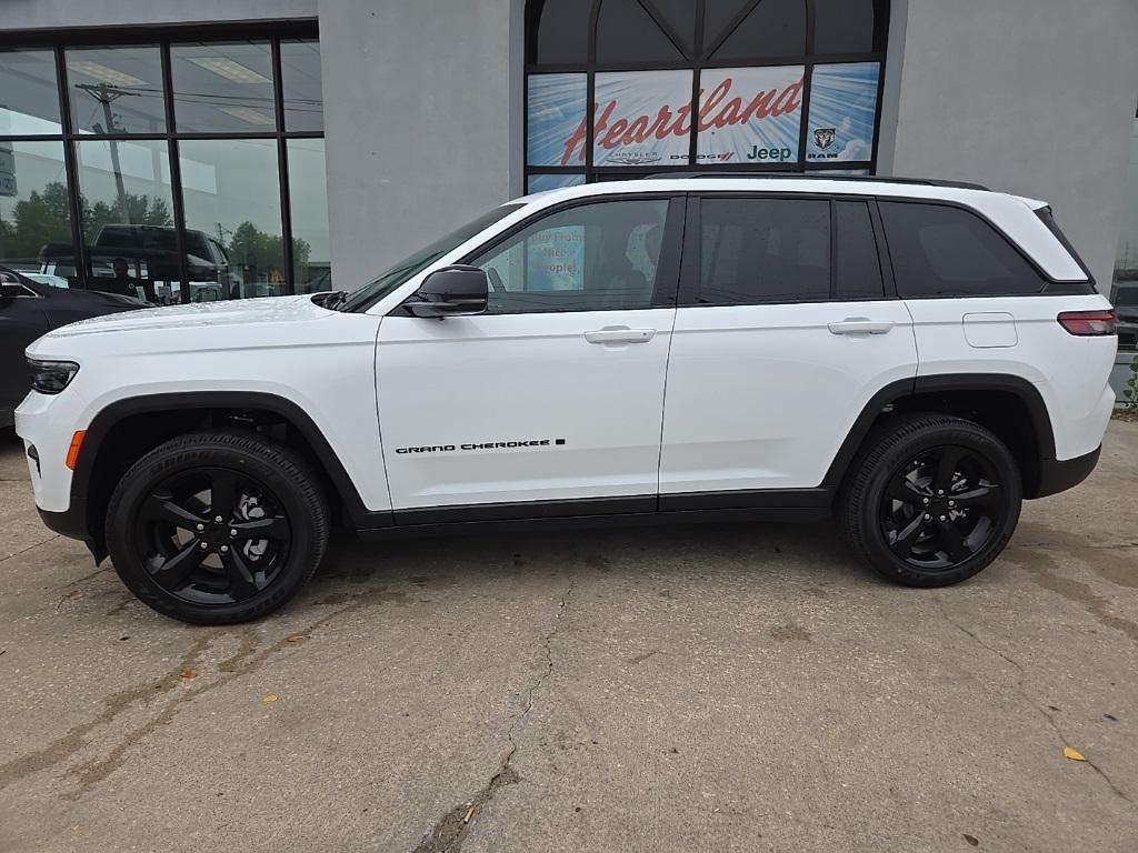 new 2025 Jeep Grand Cherokee car, priced at $39,401