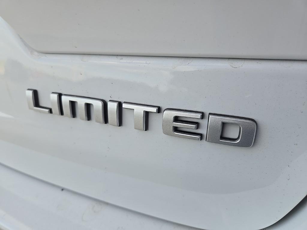 new 2025 Jeep Grand Cherokee car, priced at $45,195