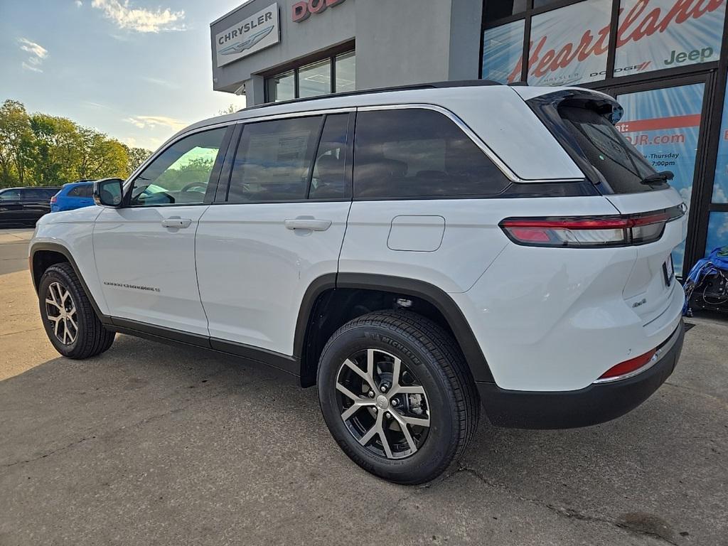 new 2025 Jeep Grand Cherokee car, priced at $45,195