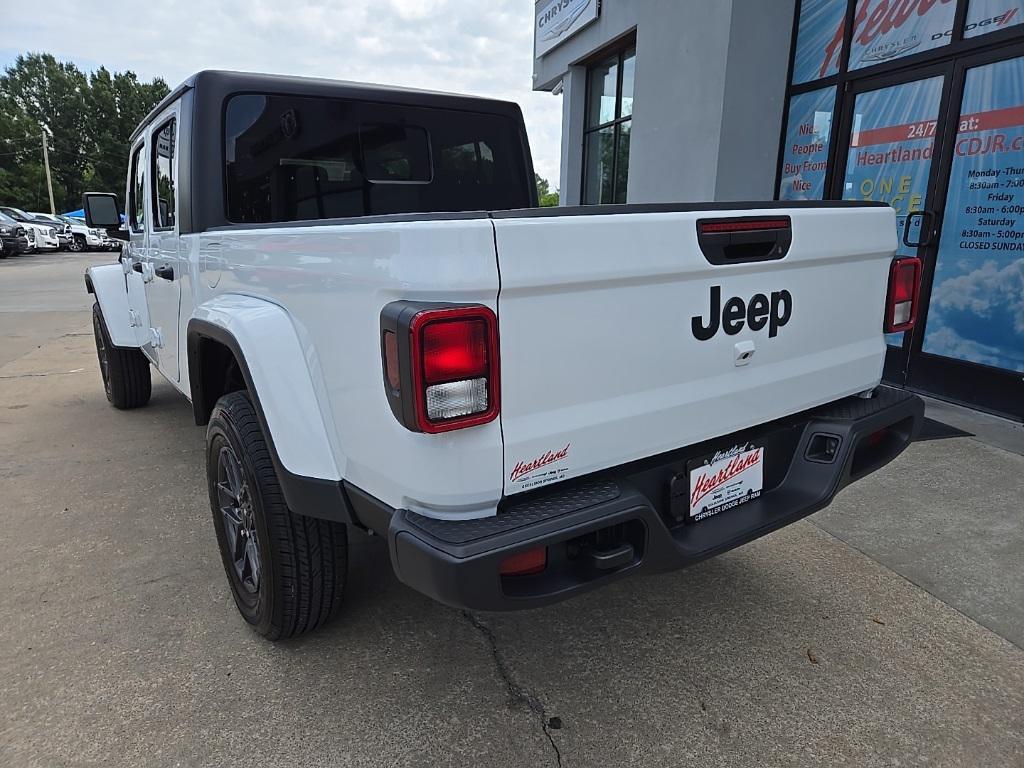 new 2025 Jeep Gladiator car, priced at $43,540