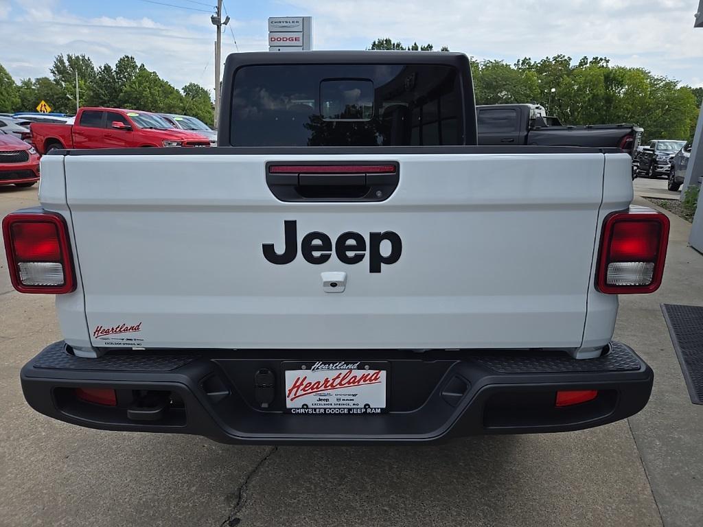 new 2025 Jeep Gladiator car, priced at $43,540
