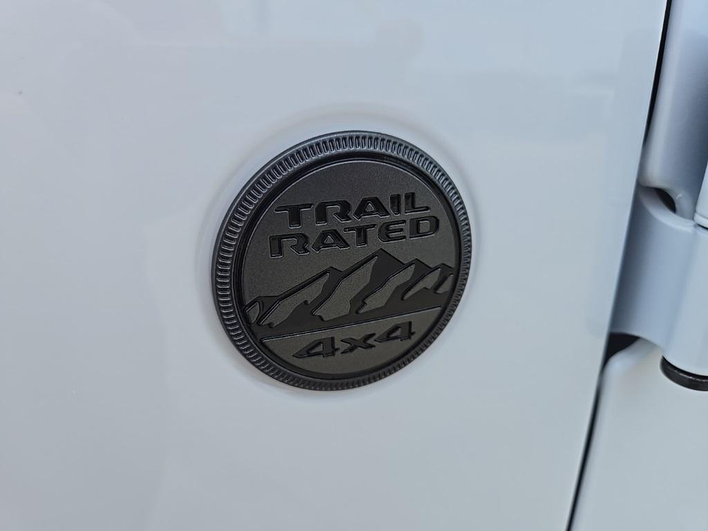 new 2025 Jeep Gladiator car, priced at $43,540