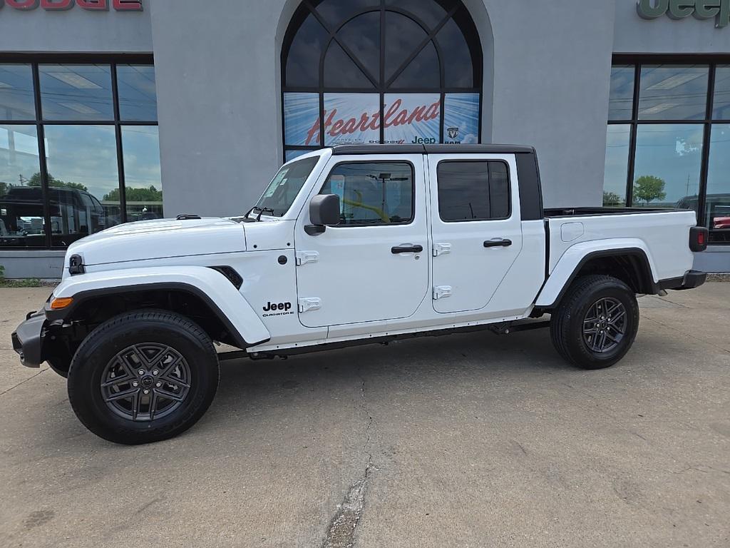 new 2025 Jeep Gladiator car, priced at $43,540