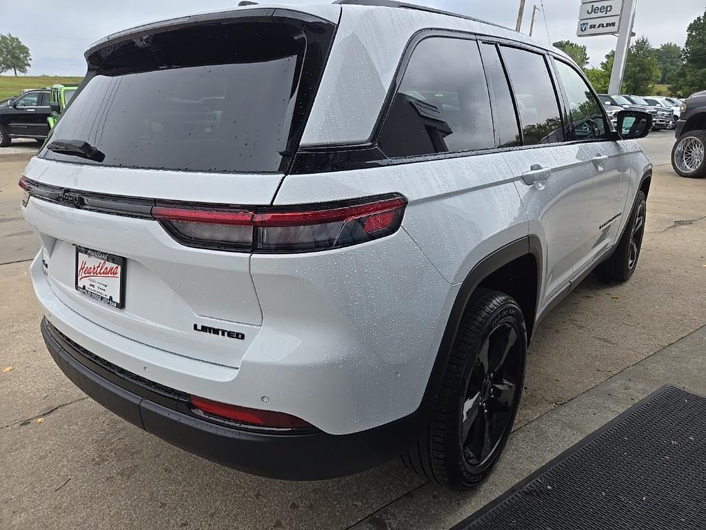 new 2025 Jeep Grand Cherokee car, priced at $46,734